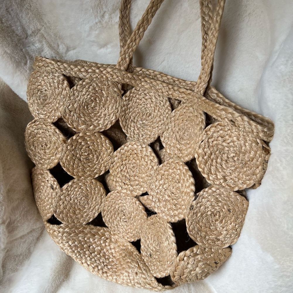 Shiraleah Straw Bag just in time for summer Preloved in great condition!